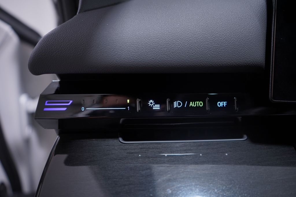 Thumbnail: 2025 BMW 5 Series - 18