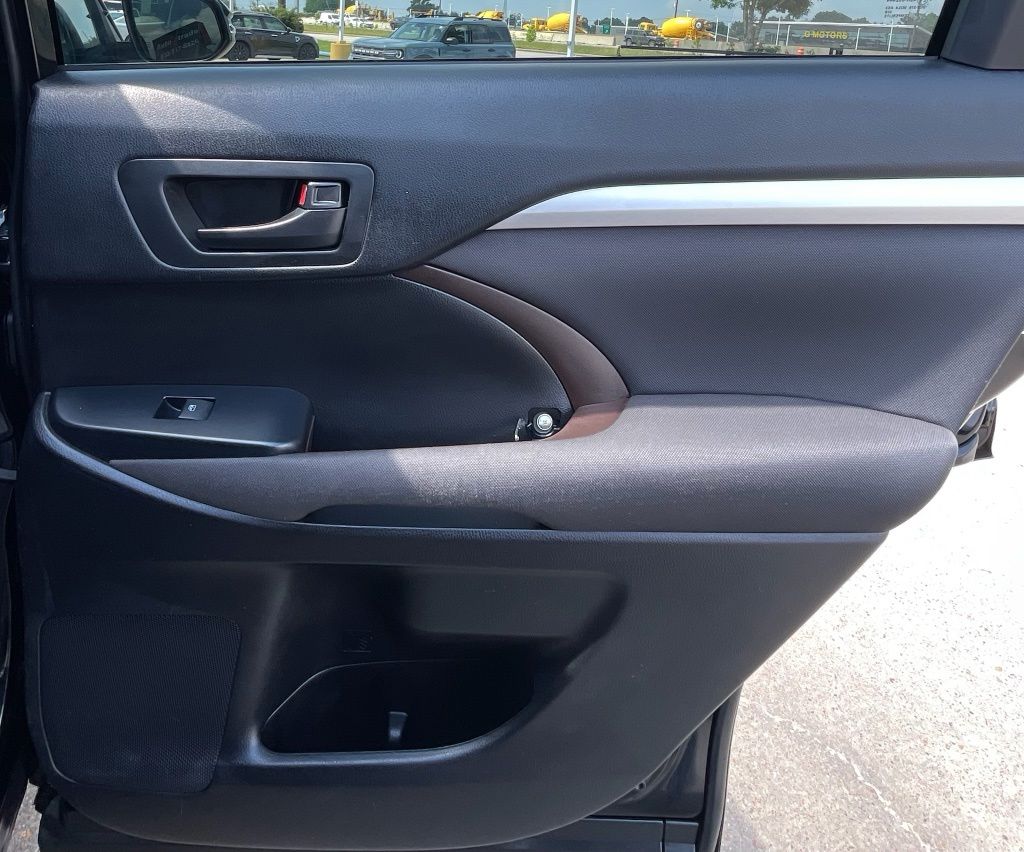 2018 Toyota Highlander LE Black at DeMontrond Mazda