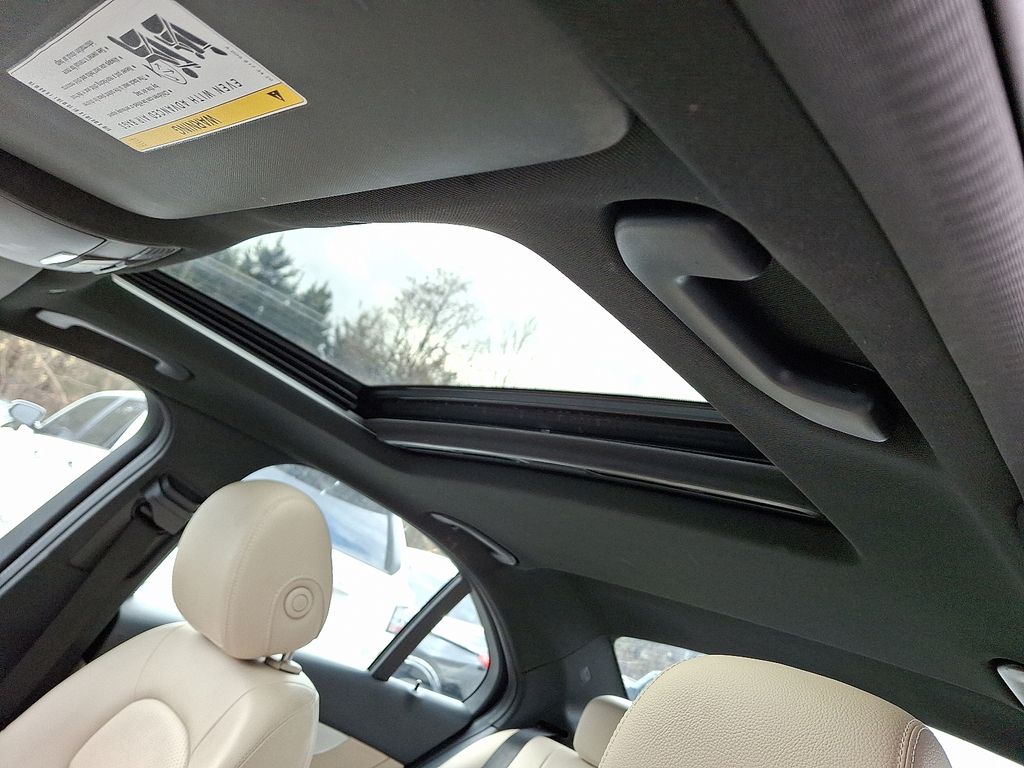 Thumbnail: 2021 Mercedes-Benz C-Class - 13