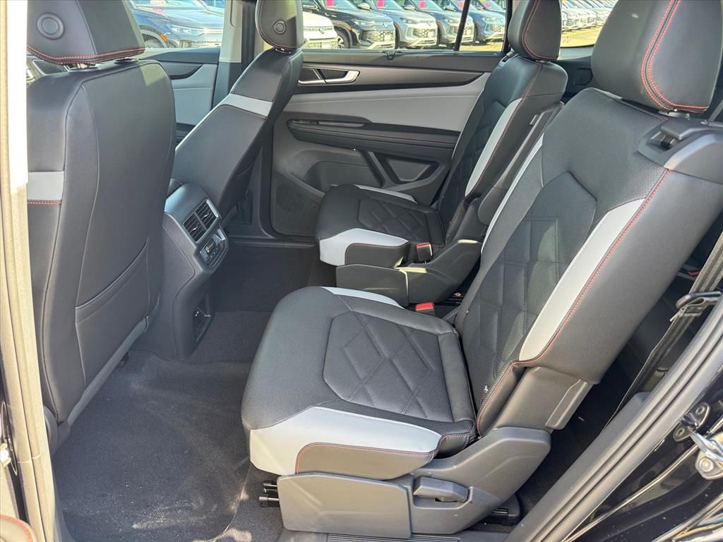 New 2026 Deep Black Pearl Volkswagen 2.0T Peak Edition image 9