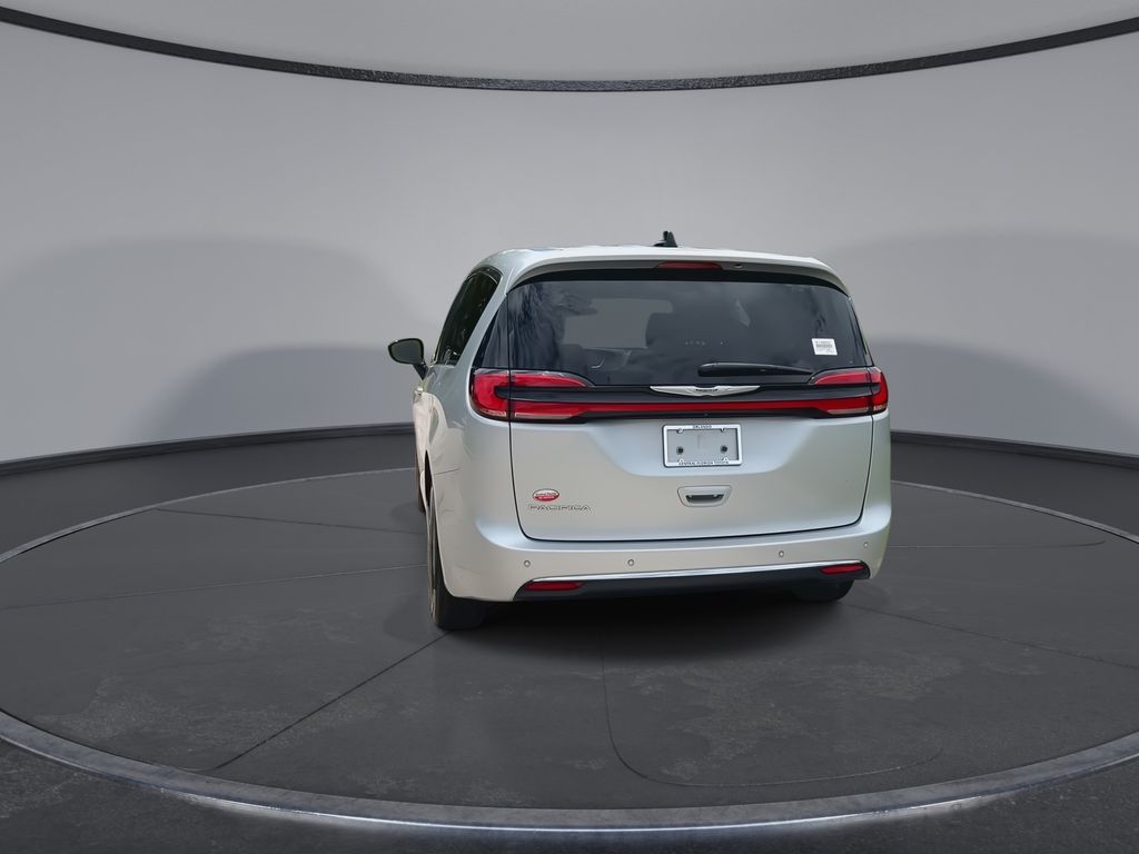 Thumbnail: 2024 Chrysler Pacifica - 7