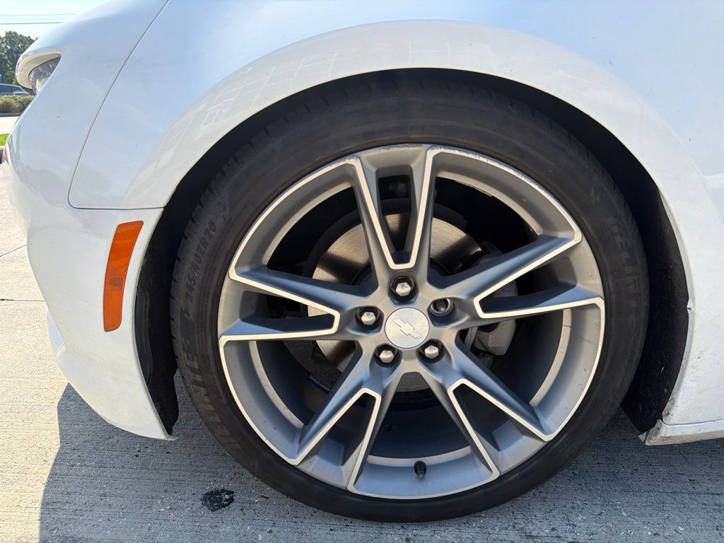 Used 2020 White Chevrolet 1LT image 6