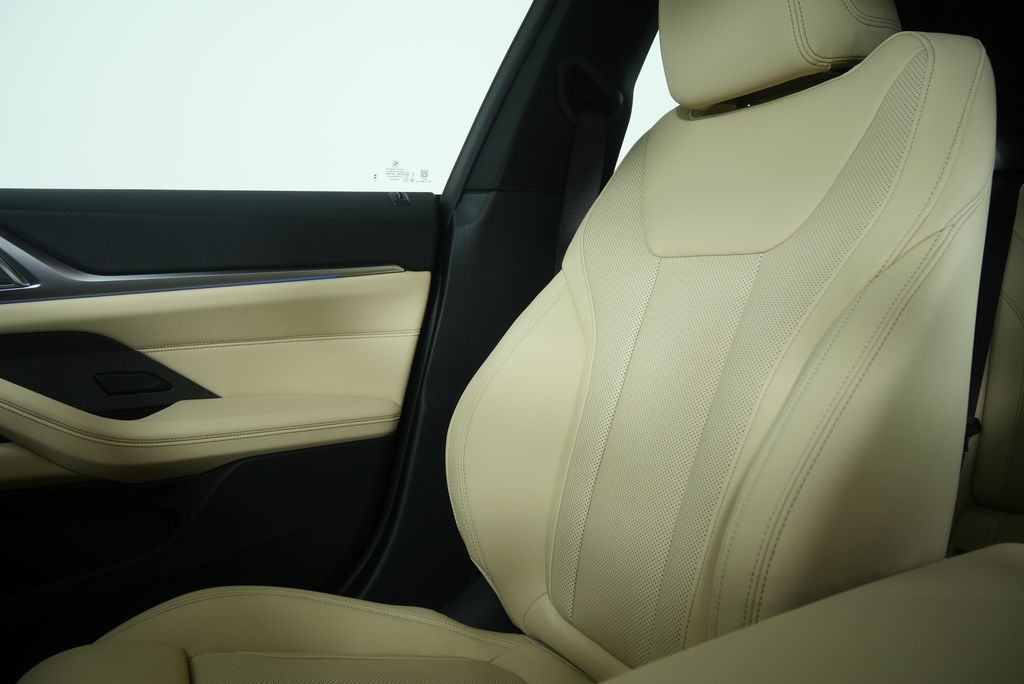 Thumbnail: 2026 BMW i4 - 24