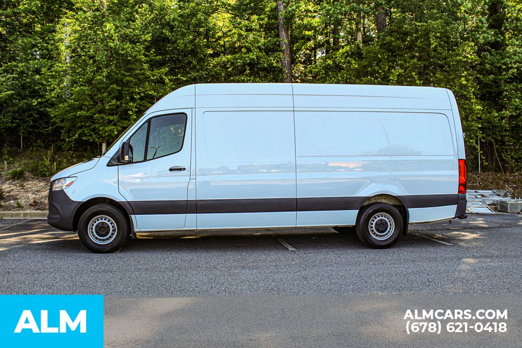Used 2023 White Mercedes-Benz Cargo 170 WB image 7