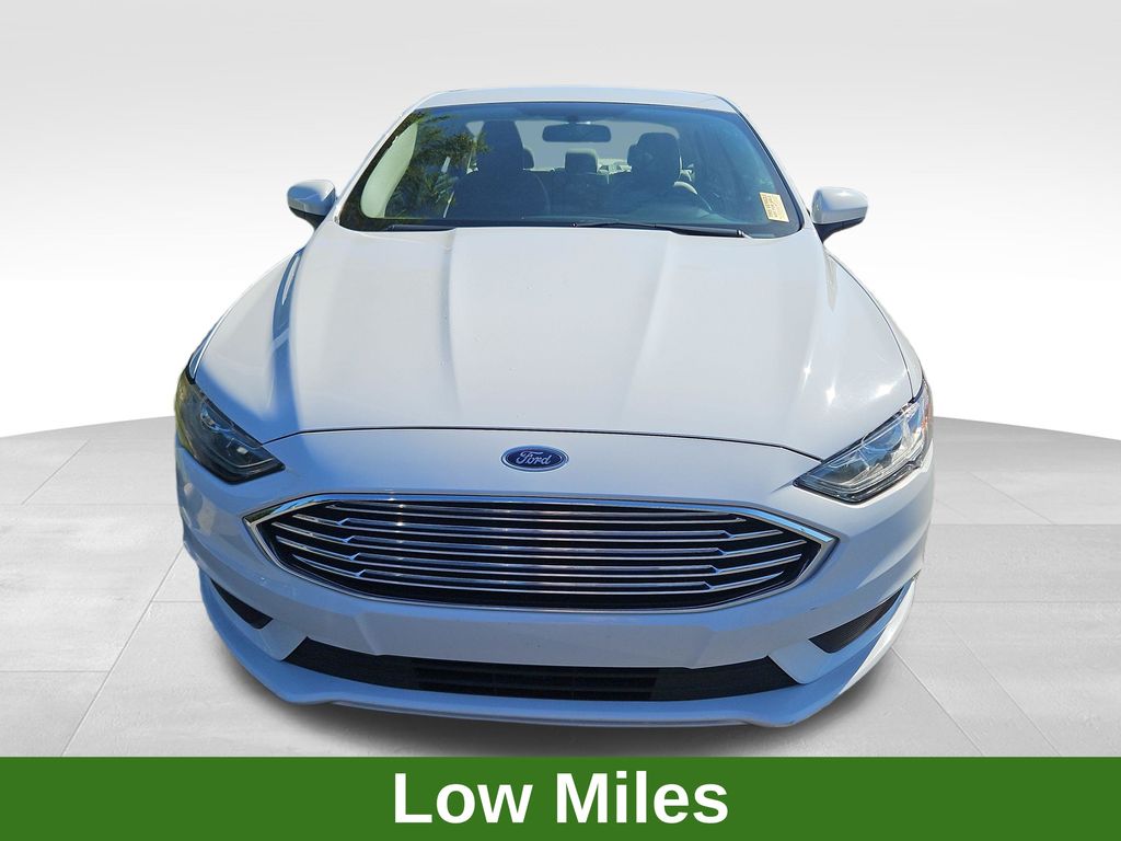 2018 Ford Fusion SE White at Matthews Motors of Wilmington