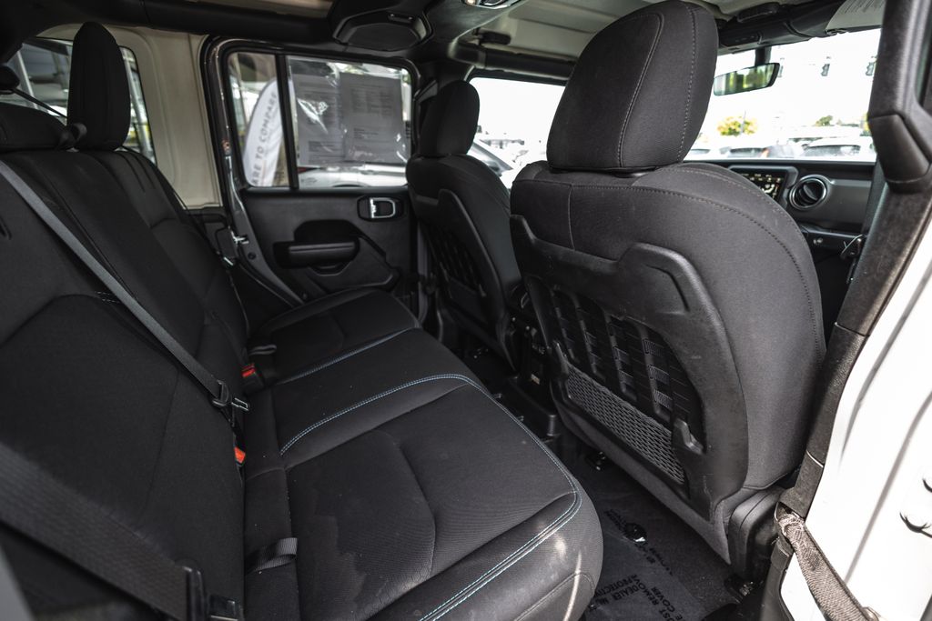 2023 Jeep Wrangler Rubicon 4xe thumbnail 30