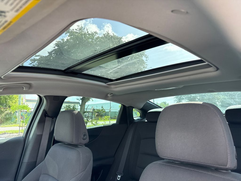 Used 2018 Silver Chevrolet LT image 8