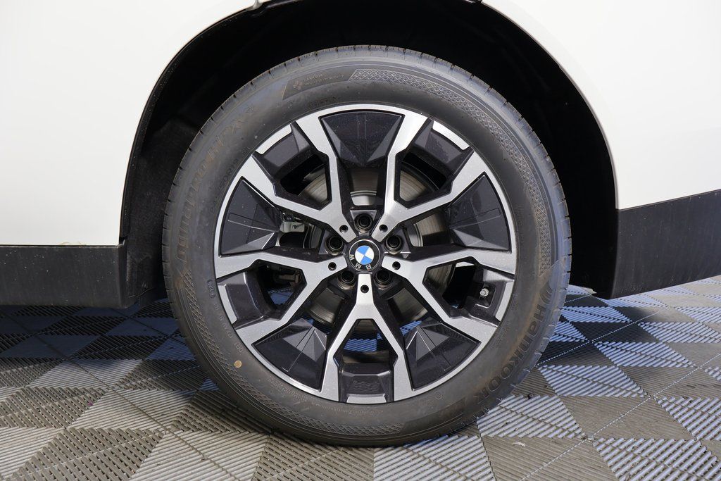 Thumbnail: 2025 BMW X3 - 10