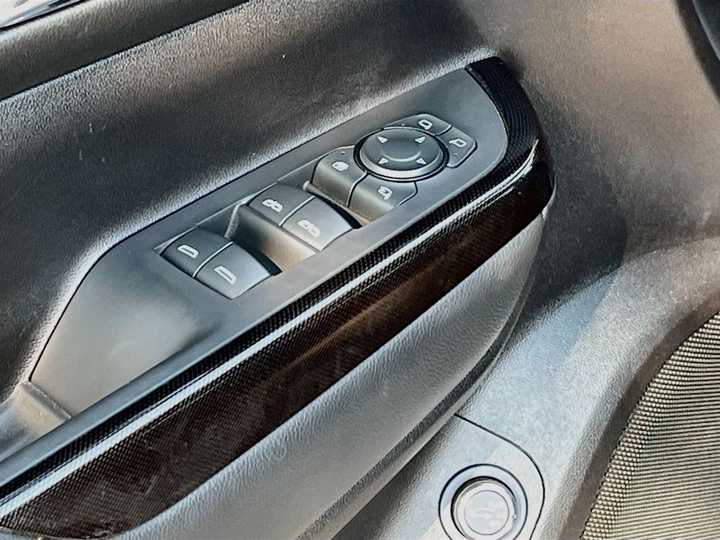 Used 2023 White GMC AT4 image 18