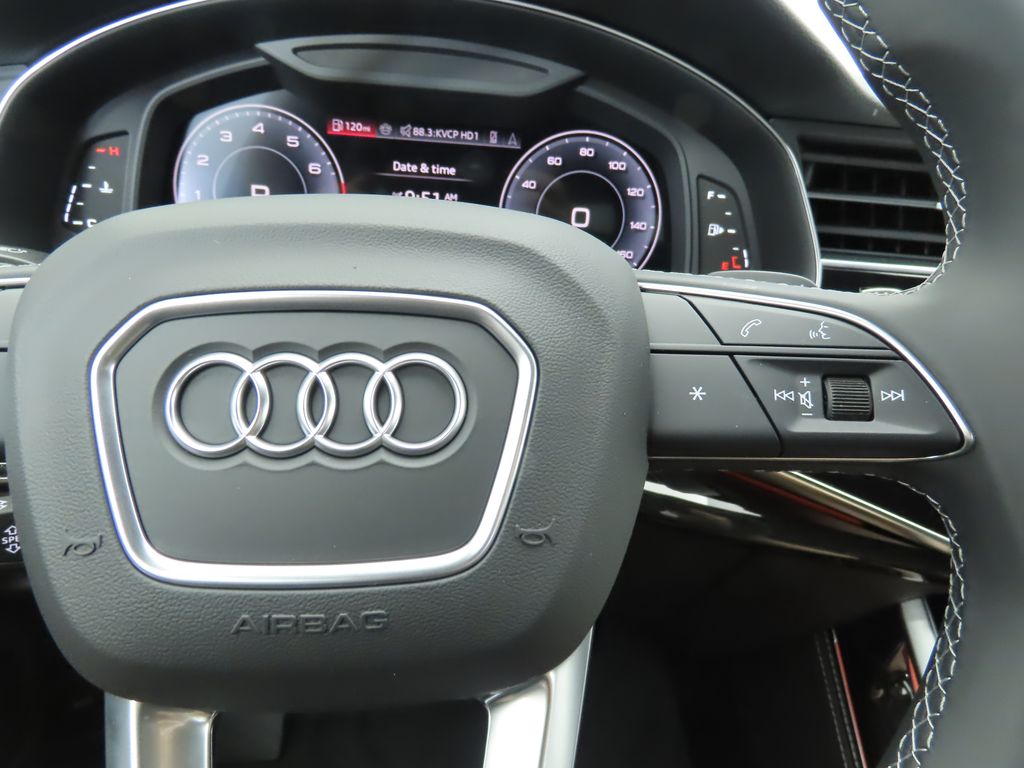 2025 Audi Q7  13