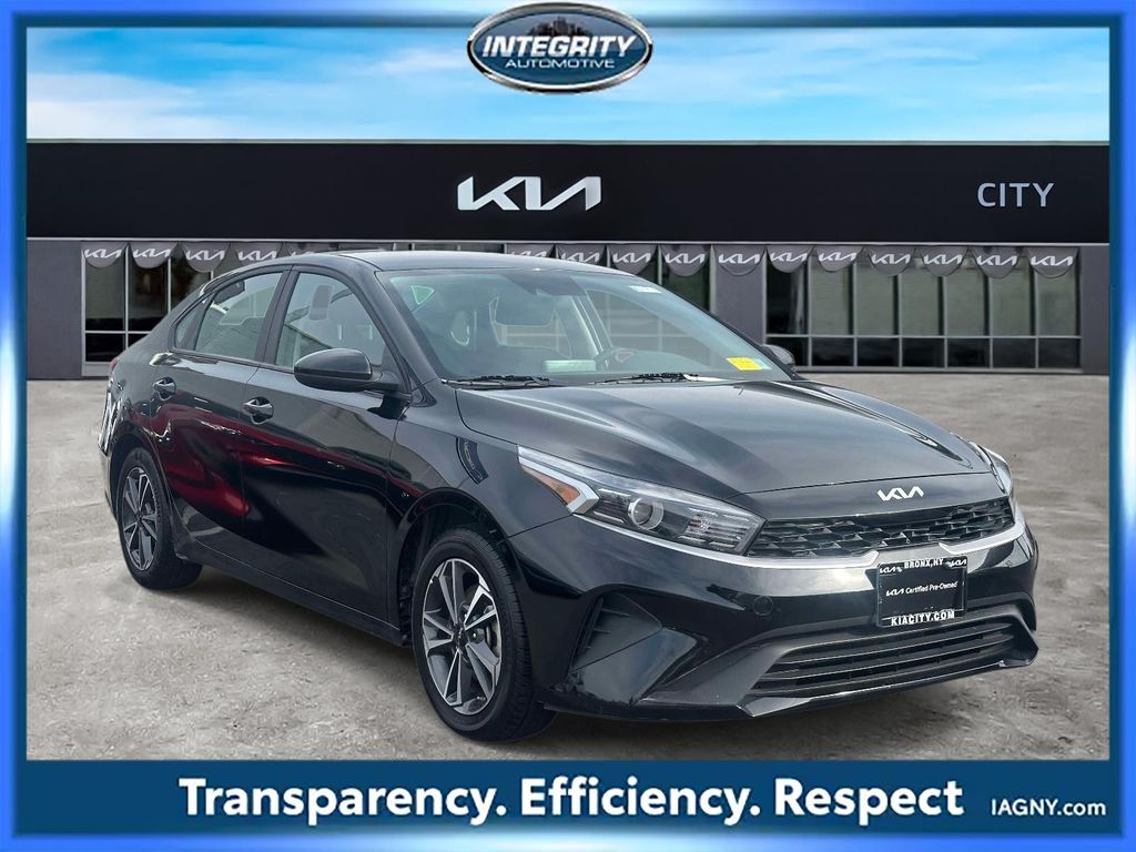 2023 Kia Forte LXS FWD