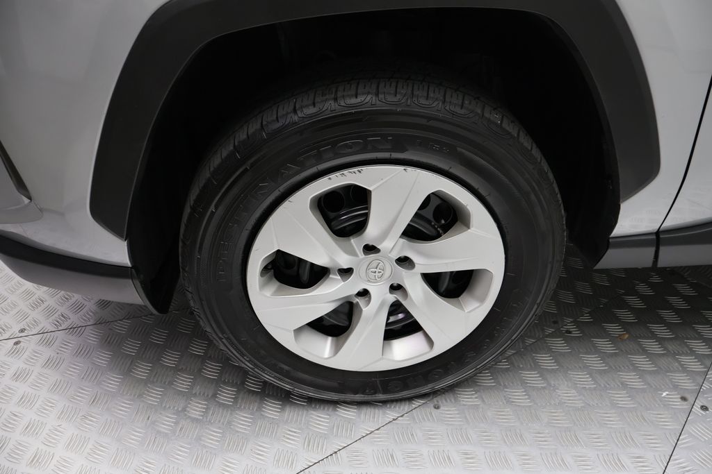 Thumbnail: 2022 Toyota RAV4 - 4