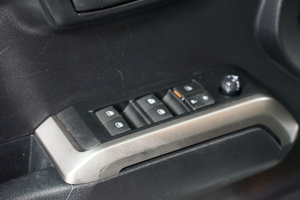 Thumbnail: 2021 Toyota Tacoma - 28