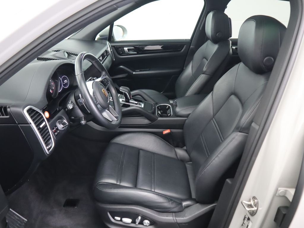 Thumbnail: 2021 Porsche Cayenne - 20