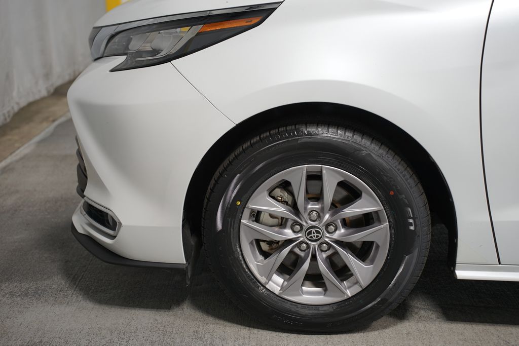 2022 Toyota Sienna XLE 5