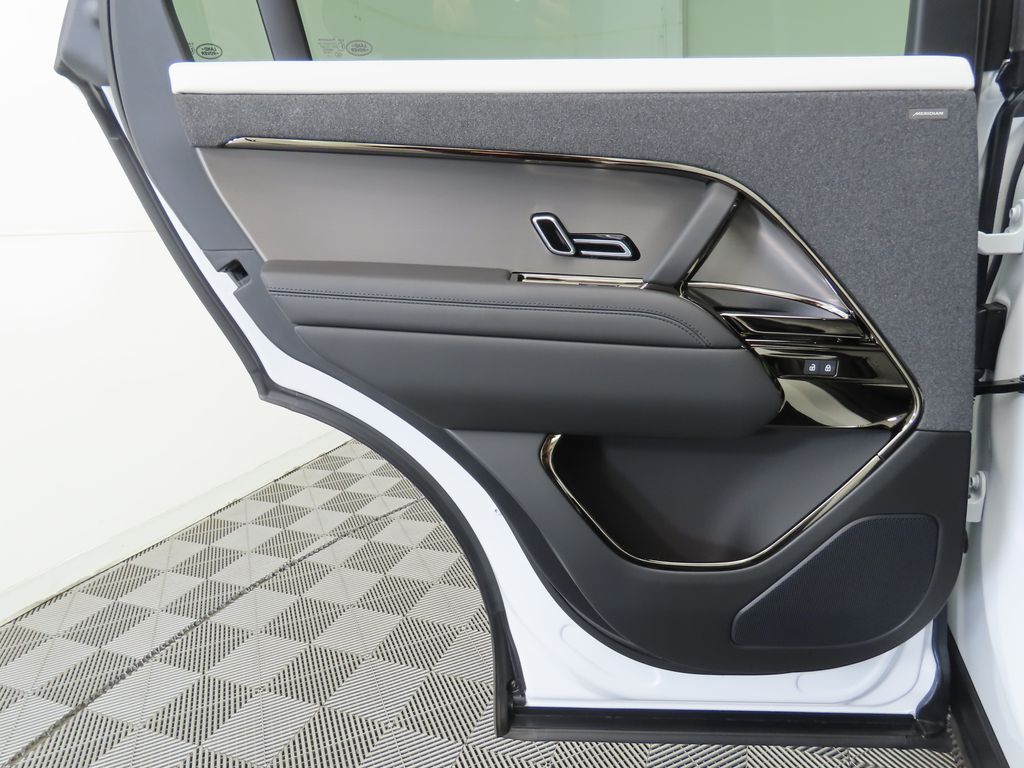 Thumbnail: 2025 Land Rover Range Rover Sport - 28