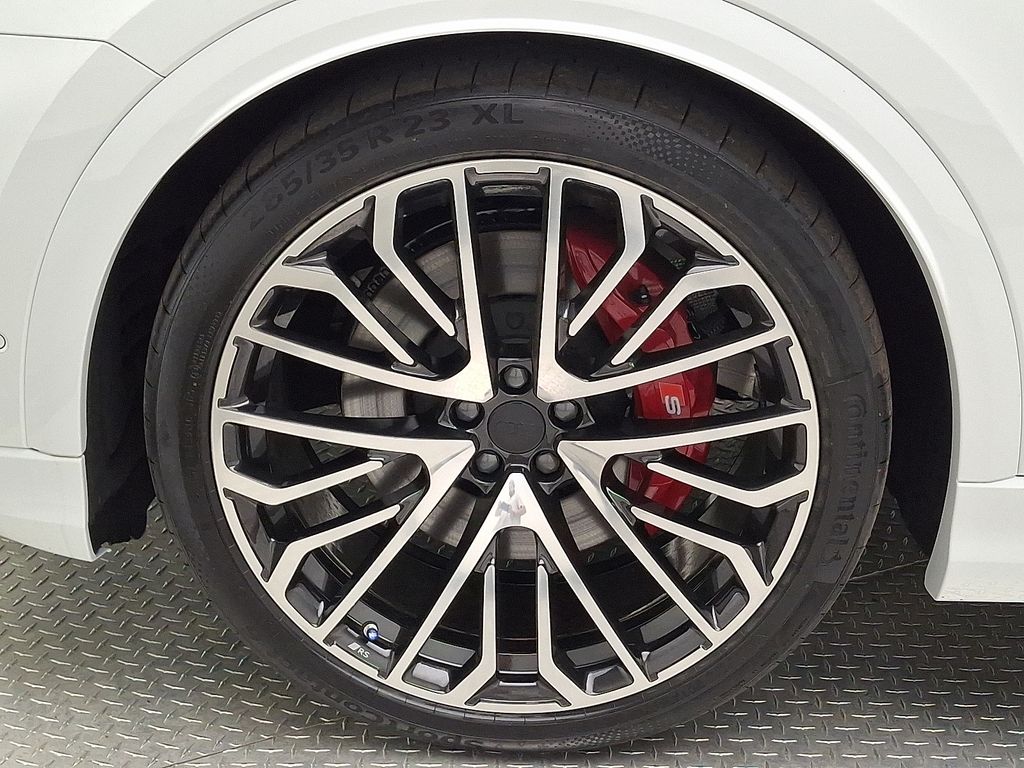 Thumbnail: 2026 Audi SQ8 - 5