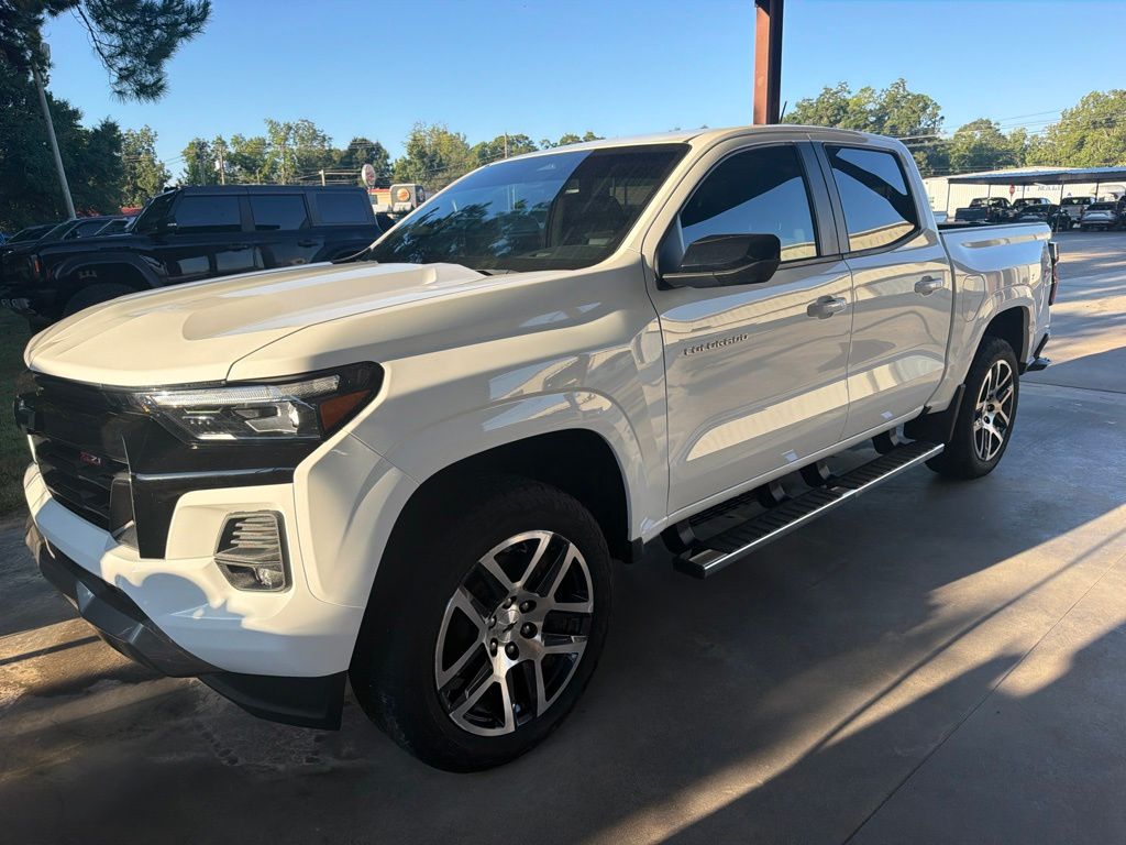 Summit White 2024 Chevrolet Colorado Pickup Truck Four-Wheel Drive 8-Speed Automatic