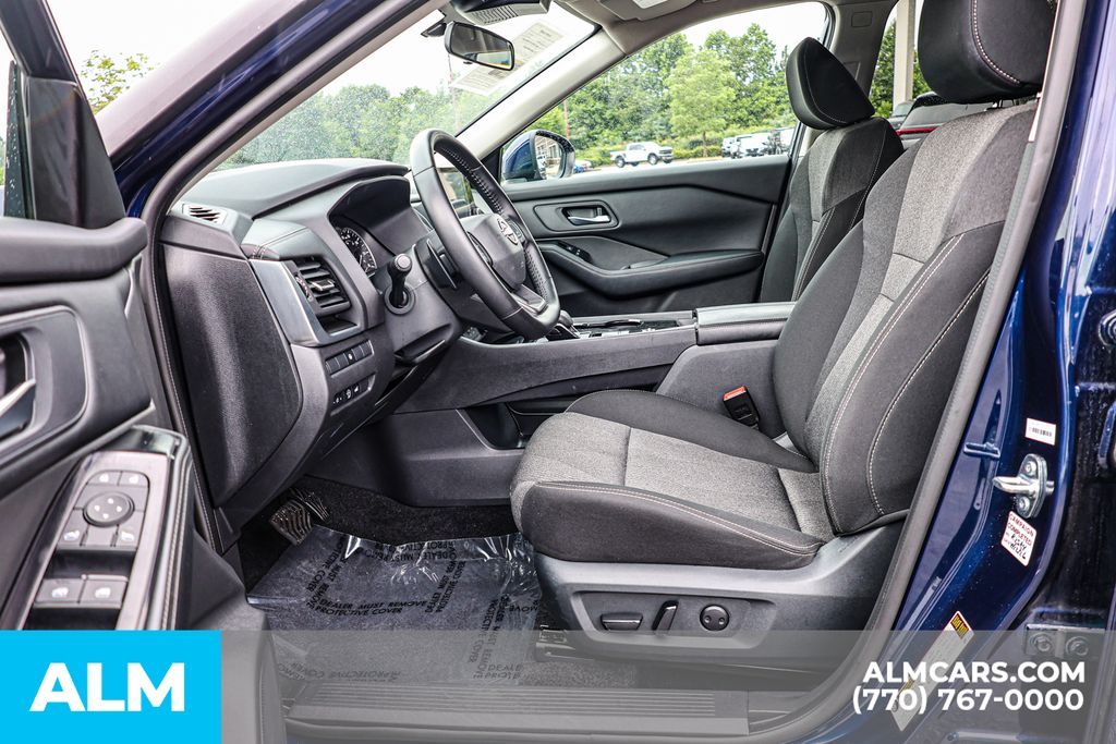 Used 2025 Blue Nissan SV image 18