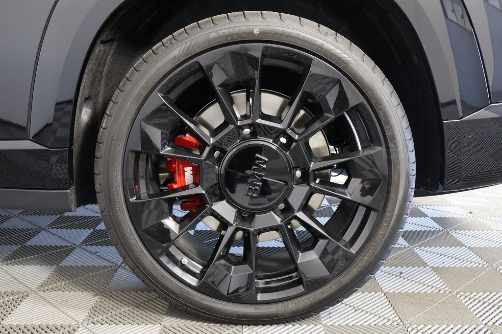 Thumbnail: 2026 BMW XM - 10