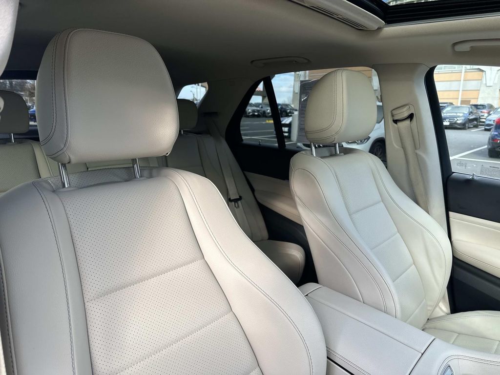 Thumbnail: 2022 Mercedes-Benz GLE - 23