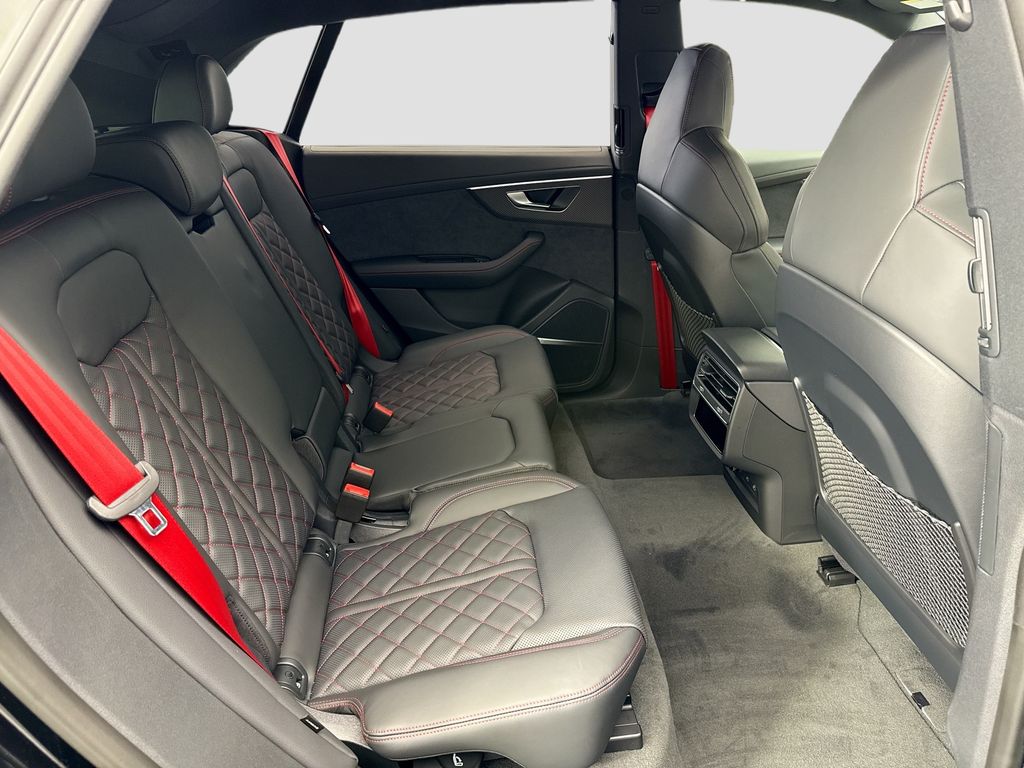 Thumbnail: 2026 Audi Q8 - 21