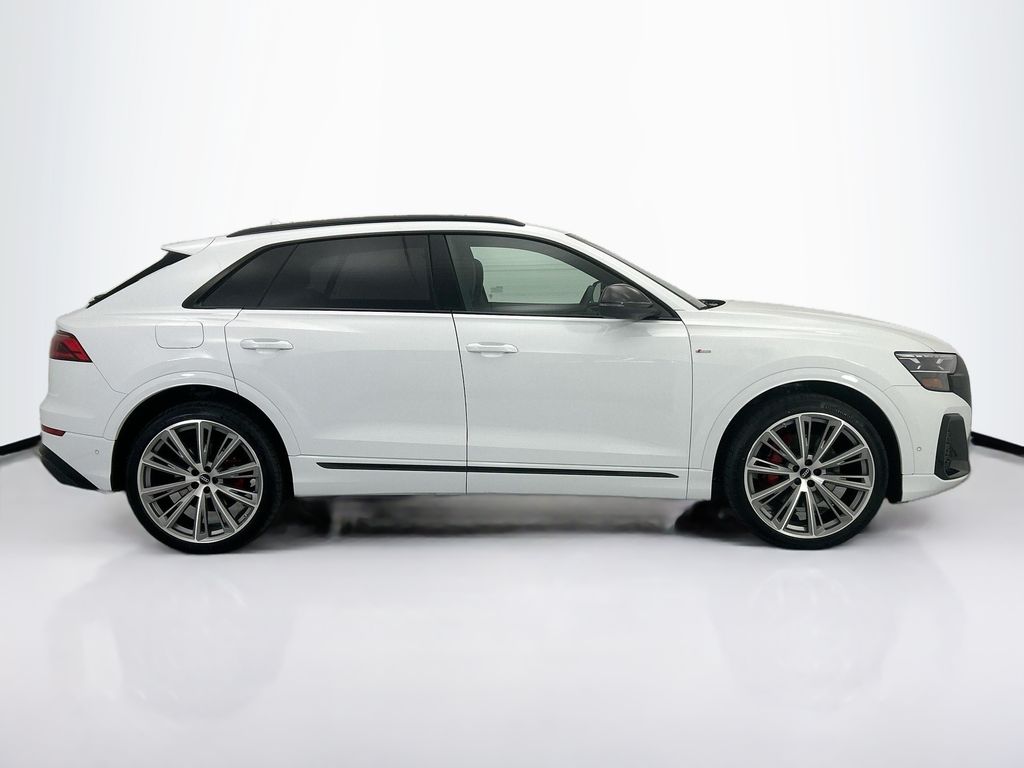 Thumbnail: 2026 Audi Q8 - 4