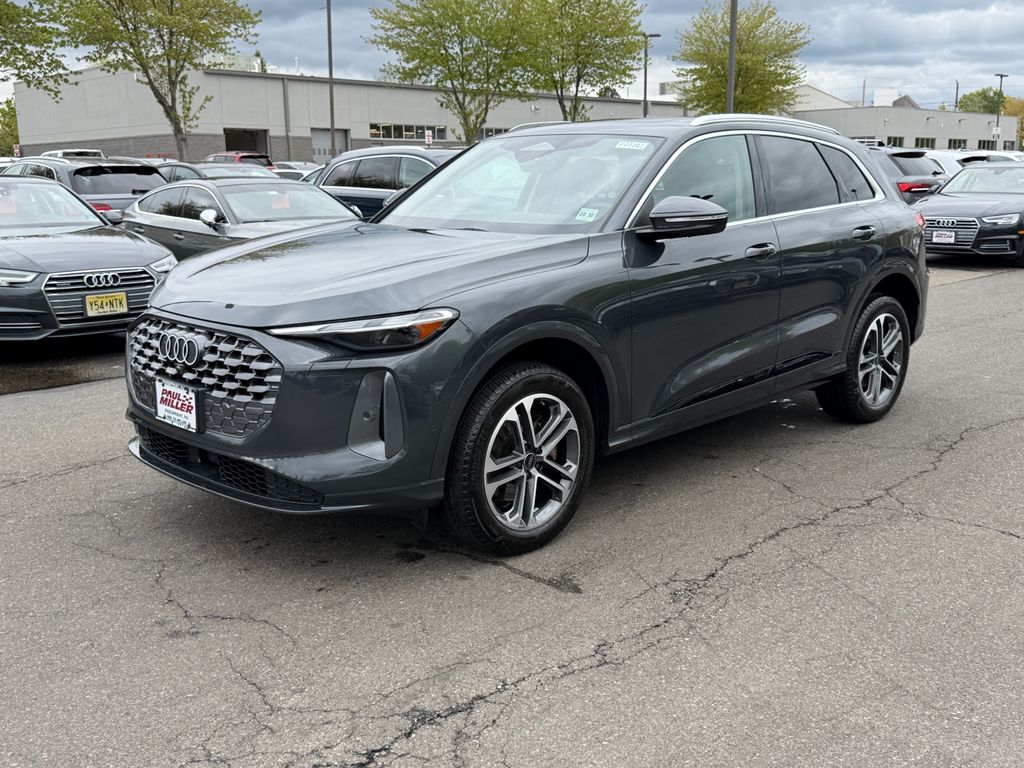 Tambora Gray Metallic 2025 Audi Q5 quattro Premium 40 TFSI SUV / Crossover All-Wheel Drive 7-Speed Automatic