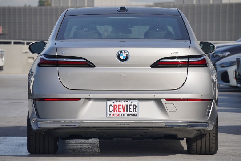 2024 BMW i7 xDrive60 6