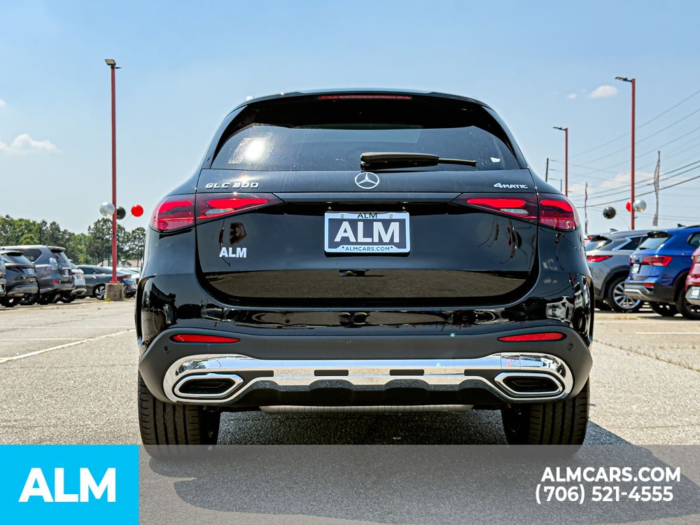 Used 2025 Black Mercedes-Benz GLC 300 image 5