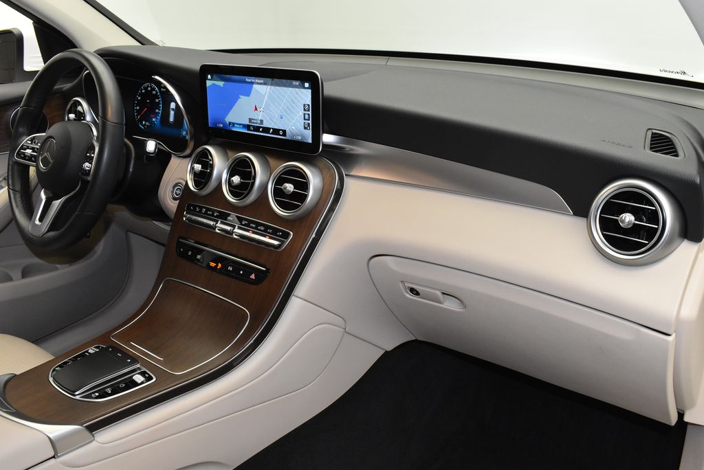 Thumbnail: 2022 Mercedes-Benz GLC - 30