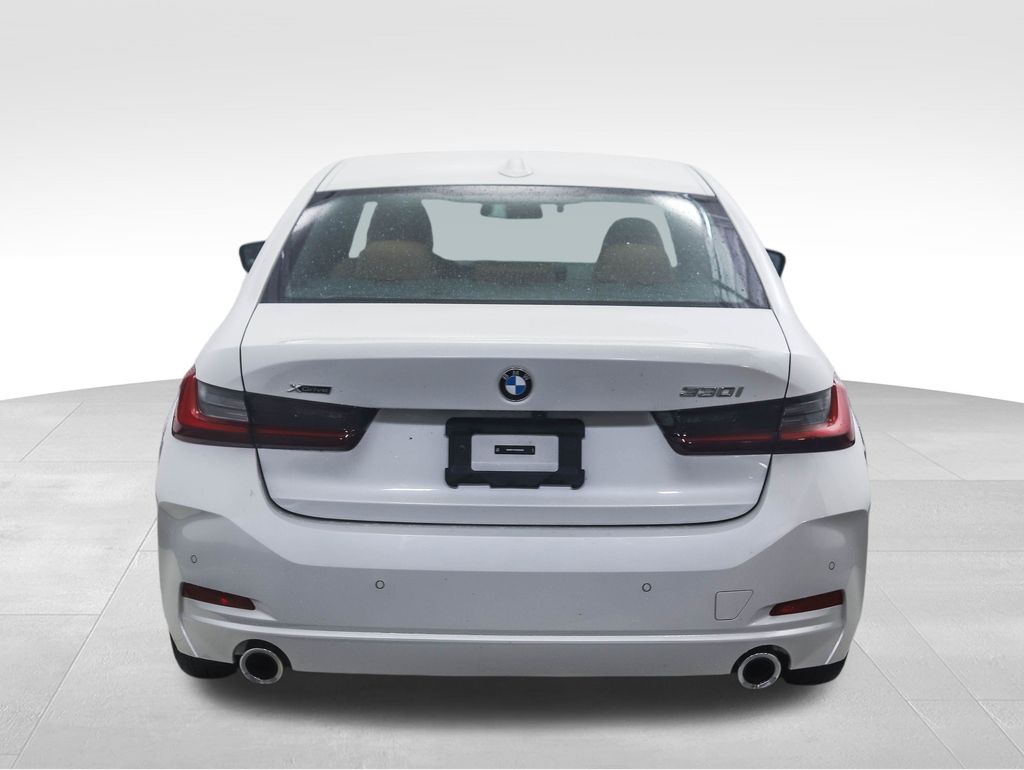 Thumbnail: 2024 BMW 3 Series - 4
