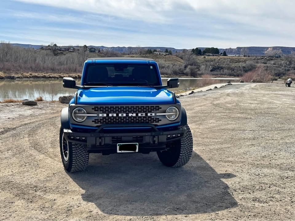 Velocity Blue Metallic 2023 Ford Bronco Badlands Advanced 4-Door 4WD SUV / Crossover Four-Wheel Drive Automatic