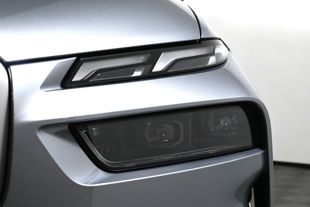 Thumbnail: 2026 BMW X7 - 11