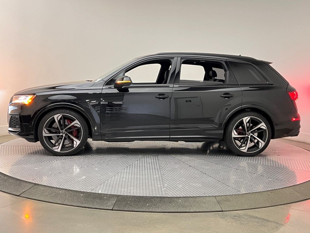 Thumbnail: 2024 Audi SQ7 - 3
