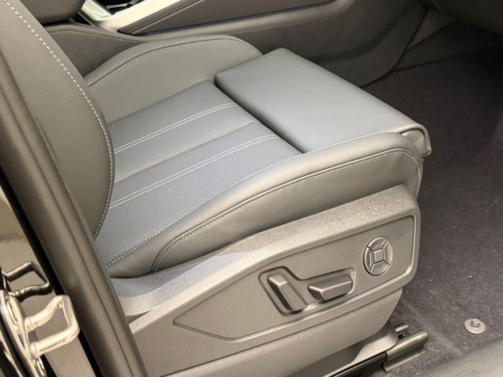 Thumbnail: 2026 Audi Q5 - 11