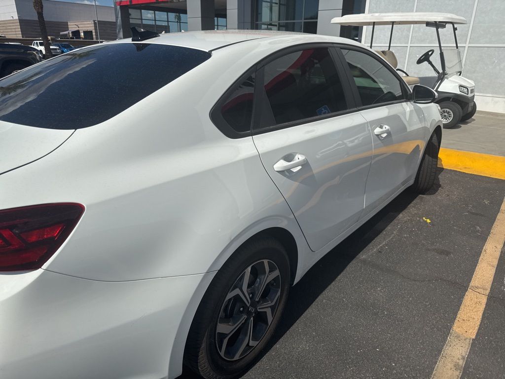 Thumbnail: 2021 Kia Forte - 7