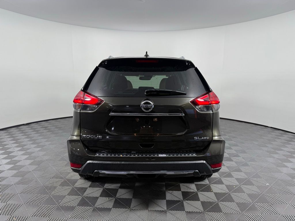 Thumbnail: 2017 Nissan Rogue - 6
