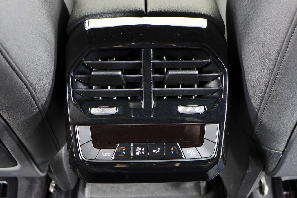 2024 BMW iX xDrive50 23