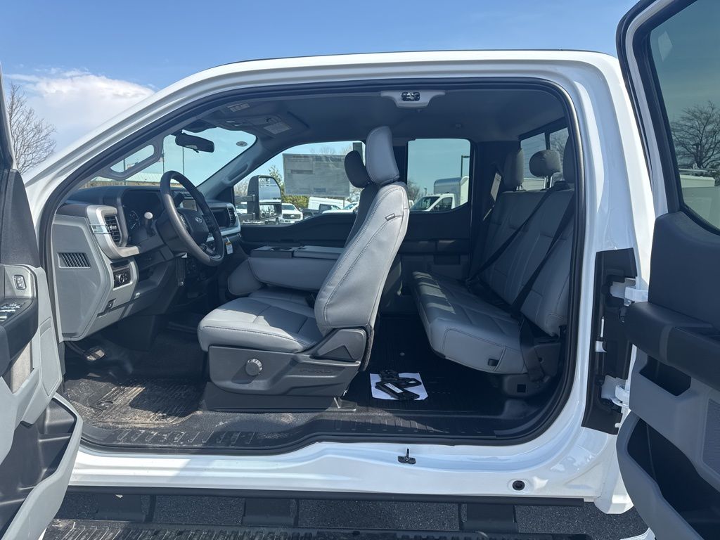 2026 Ford F-350 Chassis XL