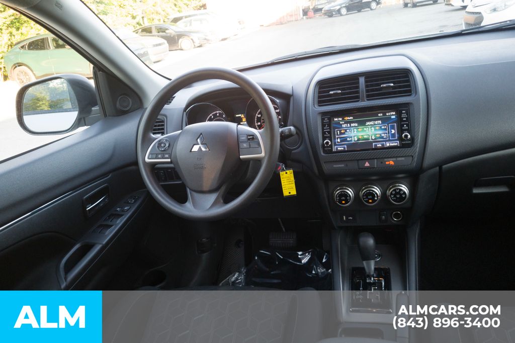 Used 2024 White Mitsubishi 2.0 ES image 21