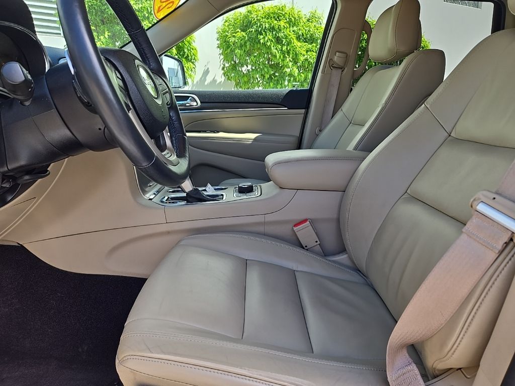 2017 Jeep Grand Cherokee Limited Edition 21