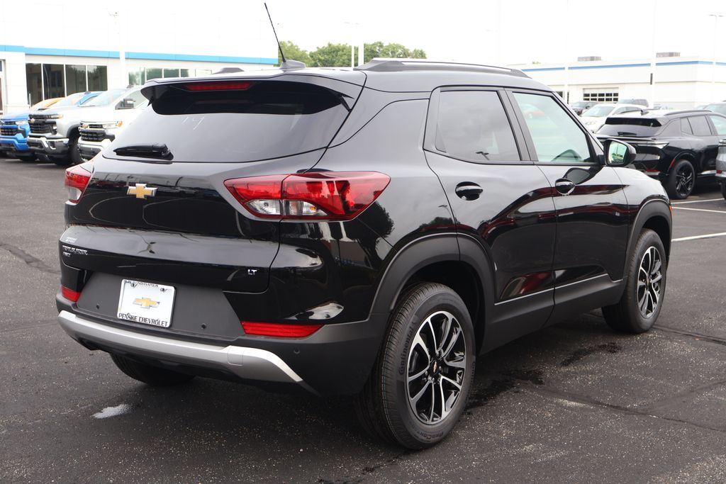 Thumbnail: 2026 Chevrolet TrailBlazer - 8
