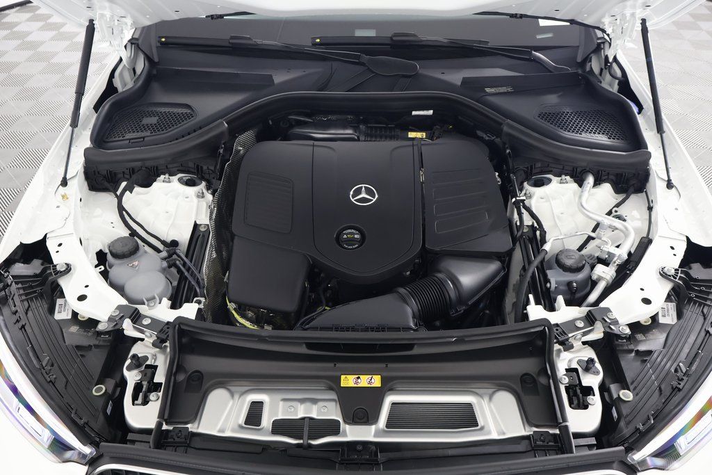 2025 Mercedes-Benz GLC 300 9