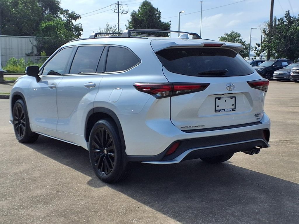 2024 Toyota Highlander XSE Beige at Toyota of Victoria