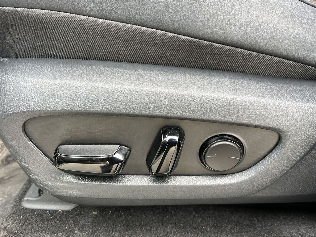 Thumbnail: 2024 Lexus GX - 12