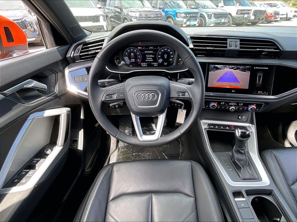 2025 Audi Q3 — photo 16