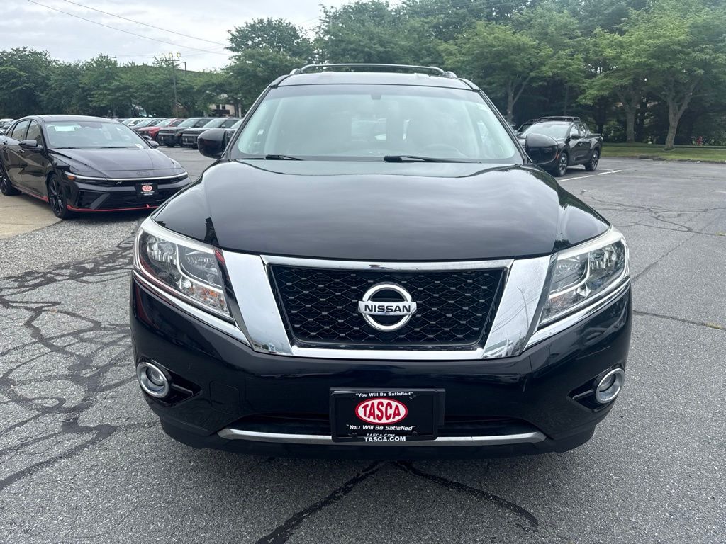 Used 2014 Black Nissan SL image 2