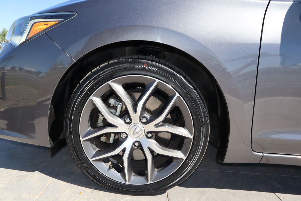 Thumbnail: 2020 Acura ILX - 29
