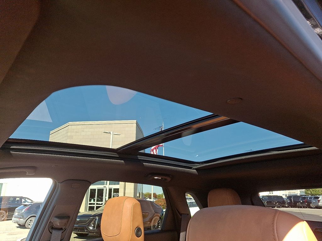 Thumbnail: 2025 Cadillac XT5 - 15